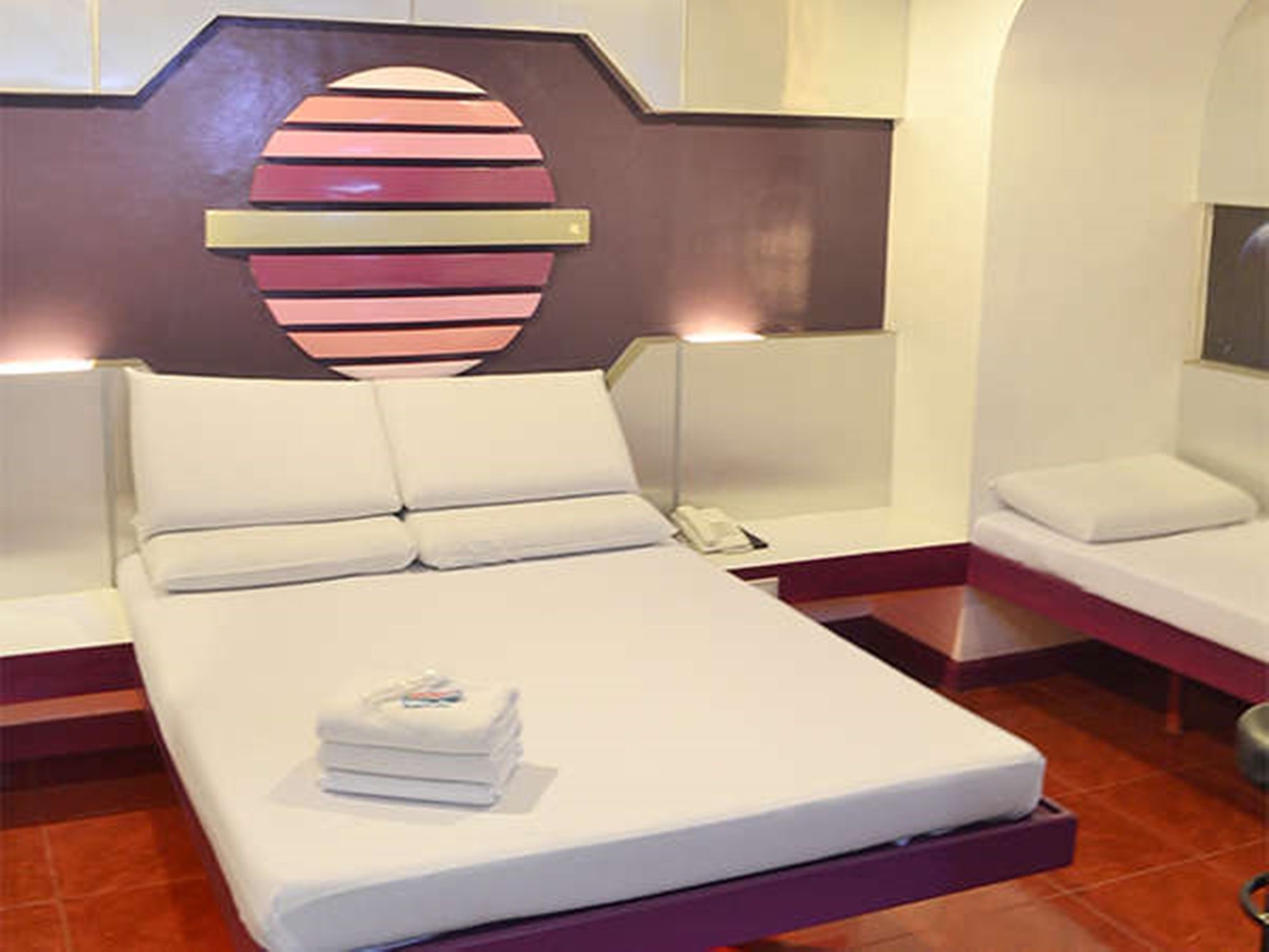 แอสโทรเตล กวาดาลูเป Hotel Mandaluyong ภายนอก รูปภาพ